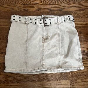 Sincerely Jules Beige Mini Skirt with Grommet Belt